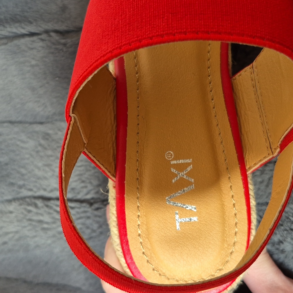 Lucy Red Wedge Size 38 Espadrilles with Jute Sole From Taxi, New With Tags - Picture 8 of 14